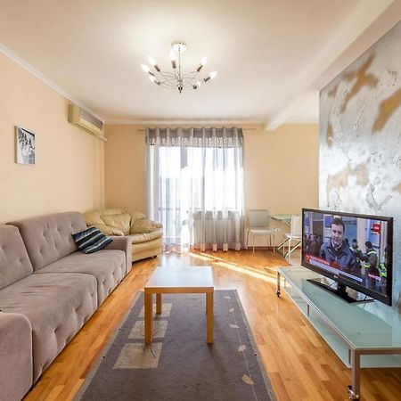 קייב Apartment On Triokhsviatytelska מראה חיצוני תמונה