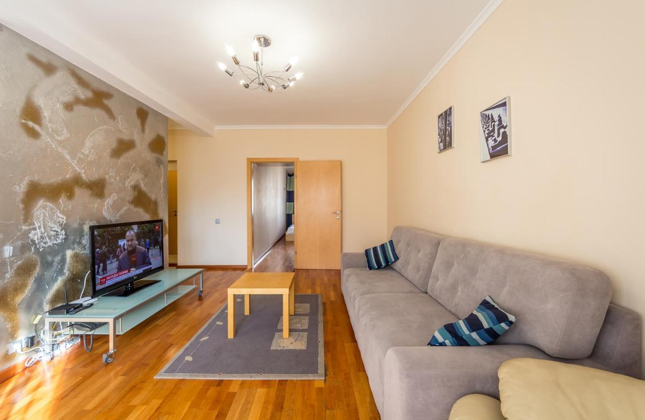 קייב Apartment On Triokhsviatytelska מראה חיצוני תמונה